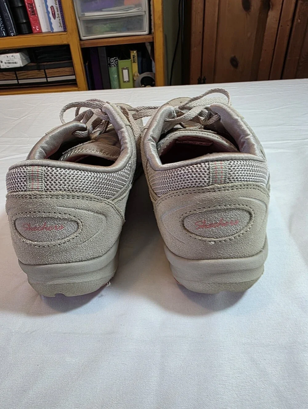Skechers Relaxed Fit Air Cooled Lace Up Sneakers Tan Gray Pink Insole Sz 11 EUC